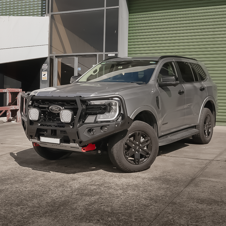 Next Gen Ranger/Everest Touring Pack Suits: Next Gen Ranger & Next Gen Everest - Bullbar, Winch, Lights, uhf