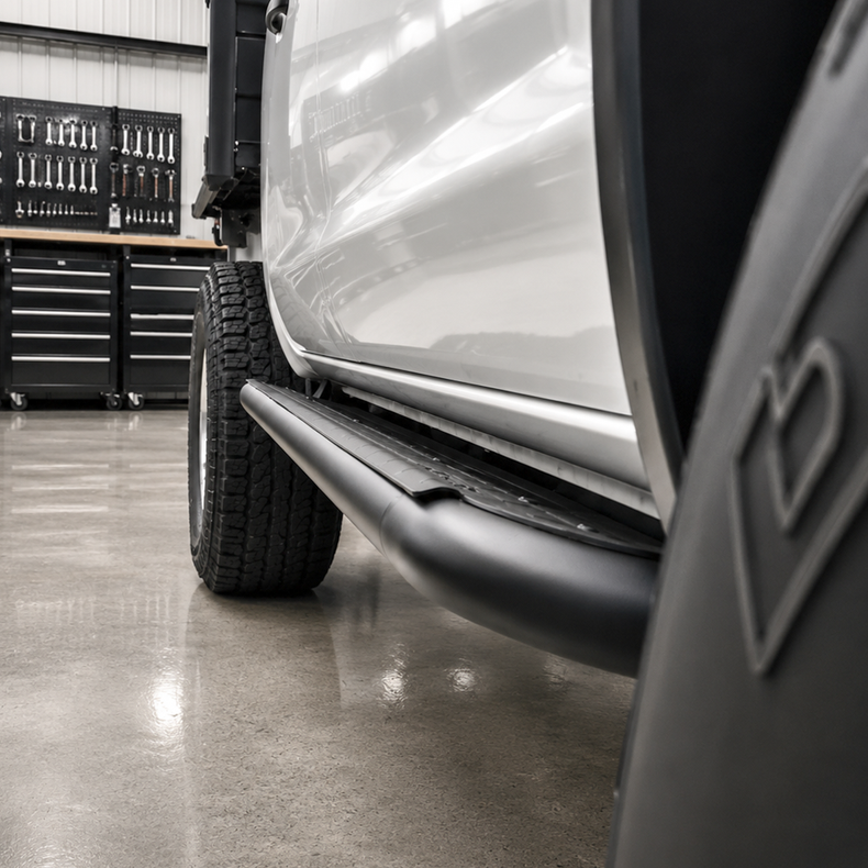 N70 HILUX ROCK SLIDERS 